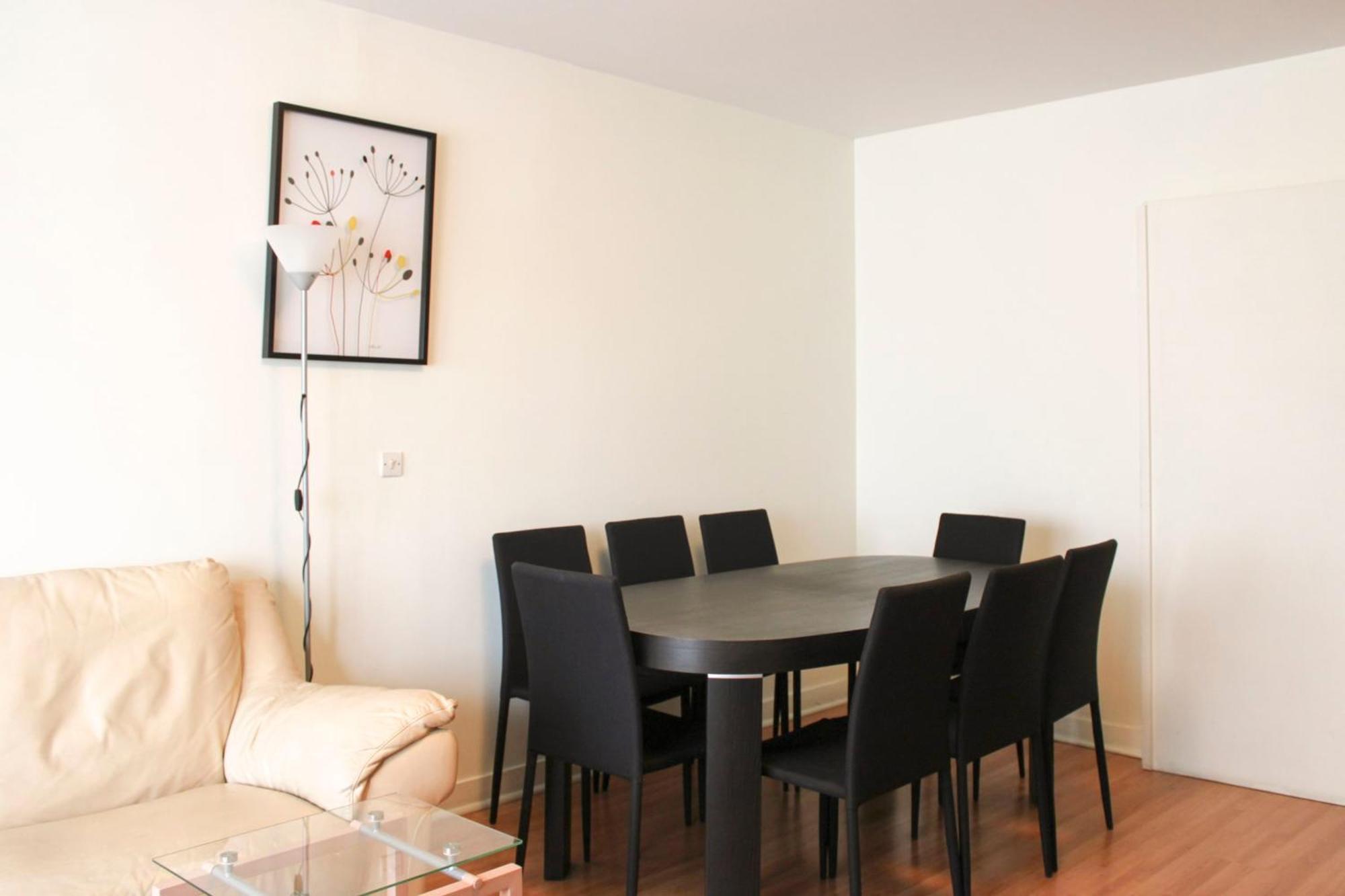 Apartment Spacious 3 With Balcony In *