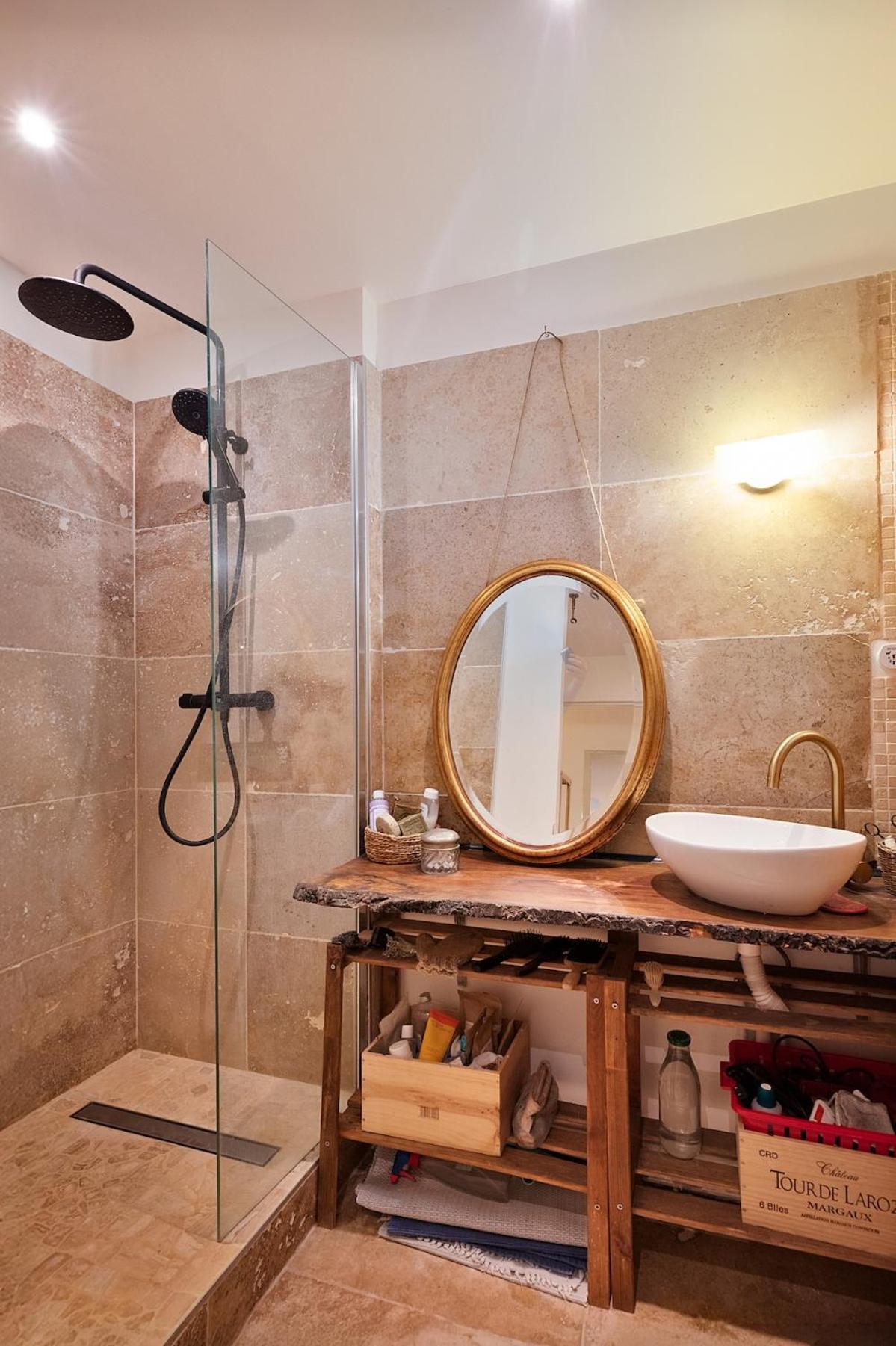 Atypical In Butte Montmartre Apartment