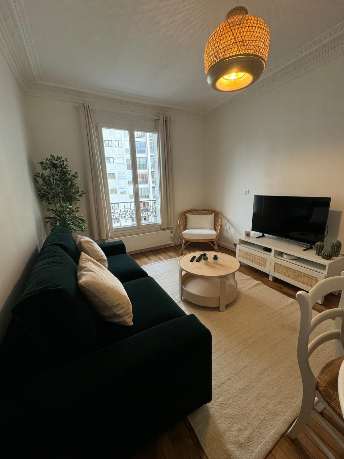 Superbe 2p Renove A Neuf, 15, Proche De Apartamento