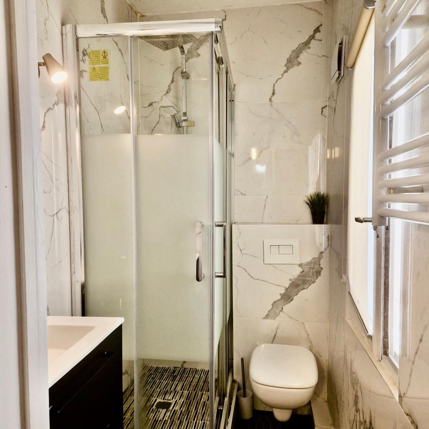 Elegant Area And Center Of Apartment Paris