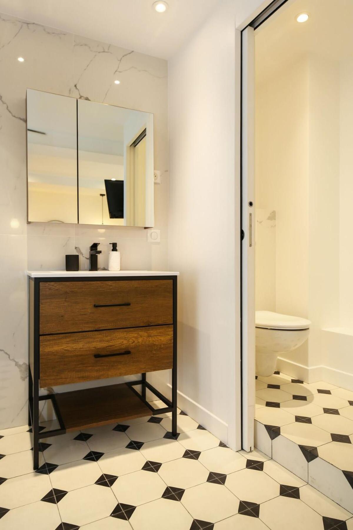 Proche Des Celebres Puces De 4p Apartment Paris