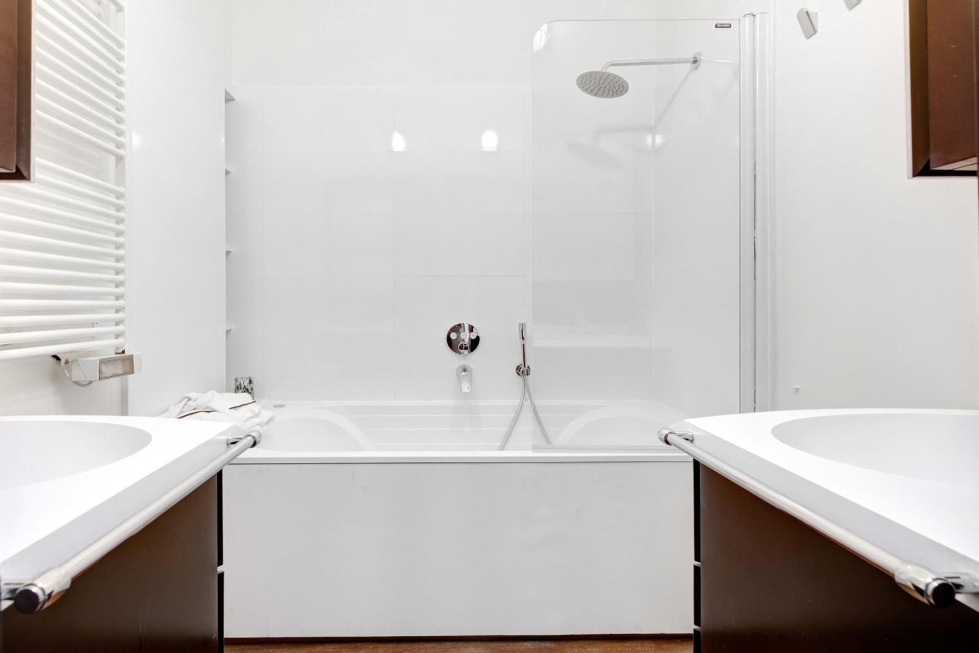 Bnbnova - Le Marais & Place De La Republique - 3br Apartment *