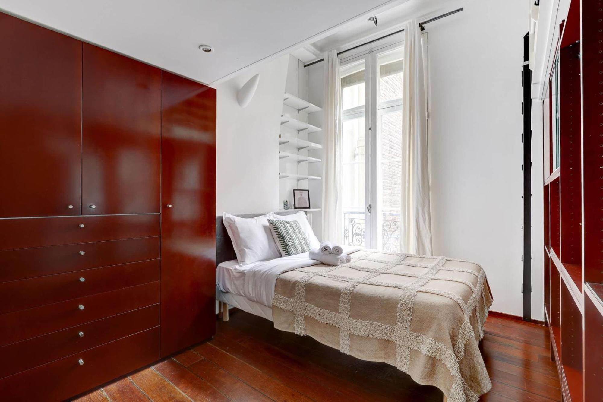 Bnbnova - Le Marais & Place De La Republique - 3br Apartment