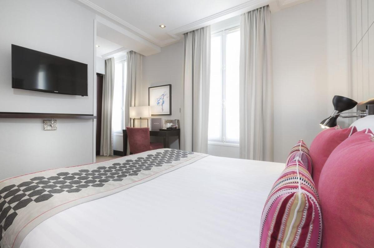 Luxury Montaigne Apartment