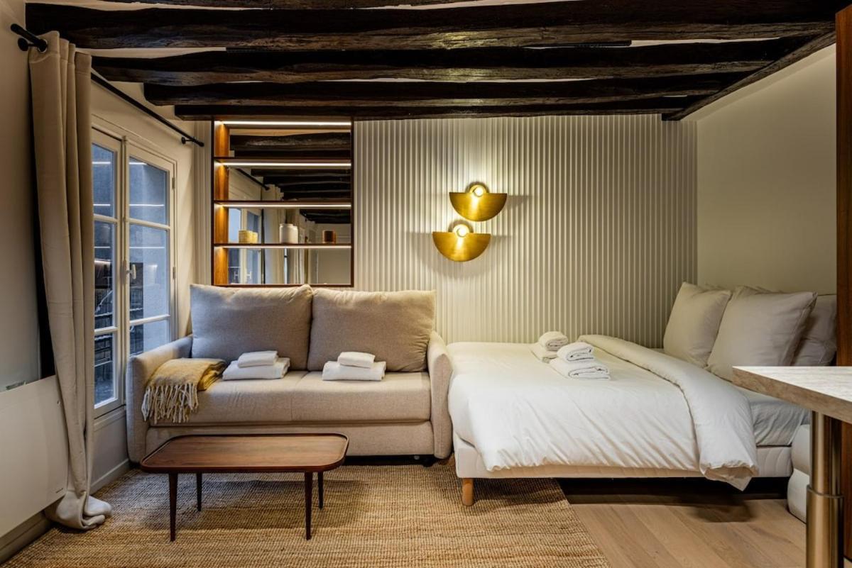 2pers # Ile St Louis # Bord De Seine * Paris