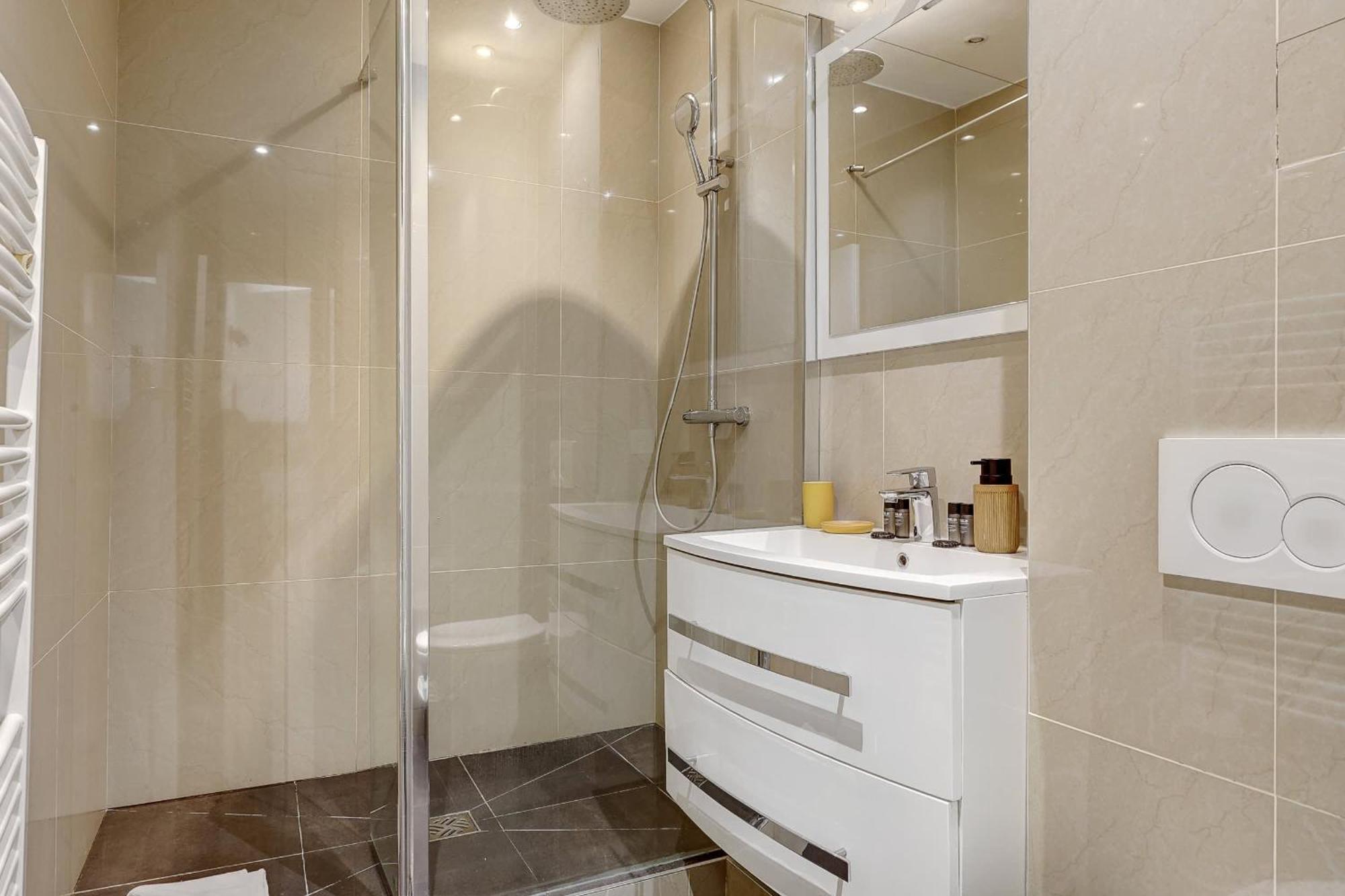 Apartment Elegant Pour 6 Pers Au Coeur De Paris