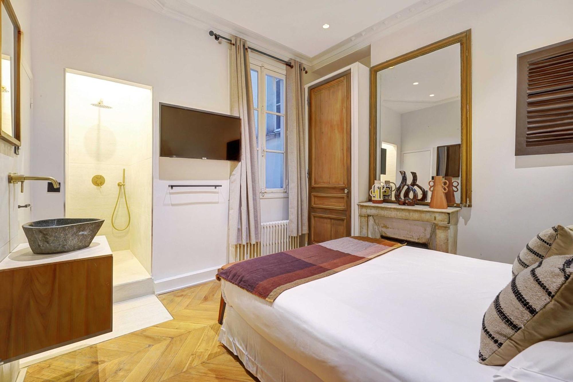 Cmg - Bonne Nouvelle - Rex Paris