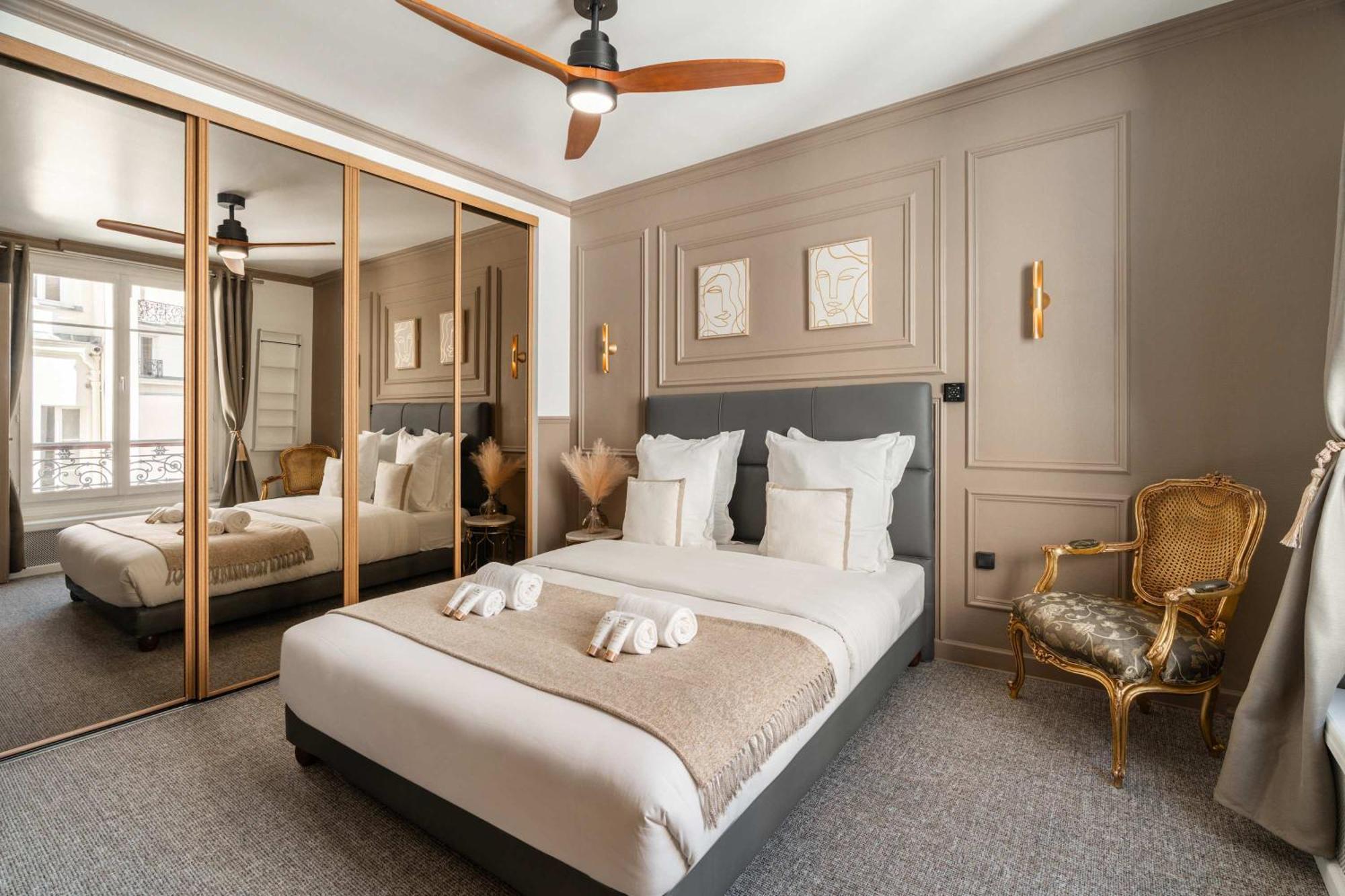 Premium In Champs-elysees