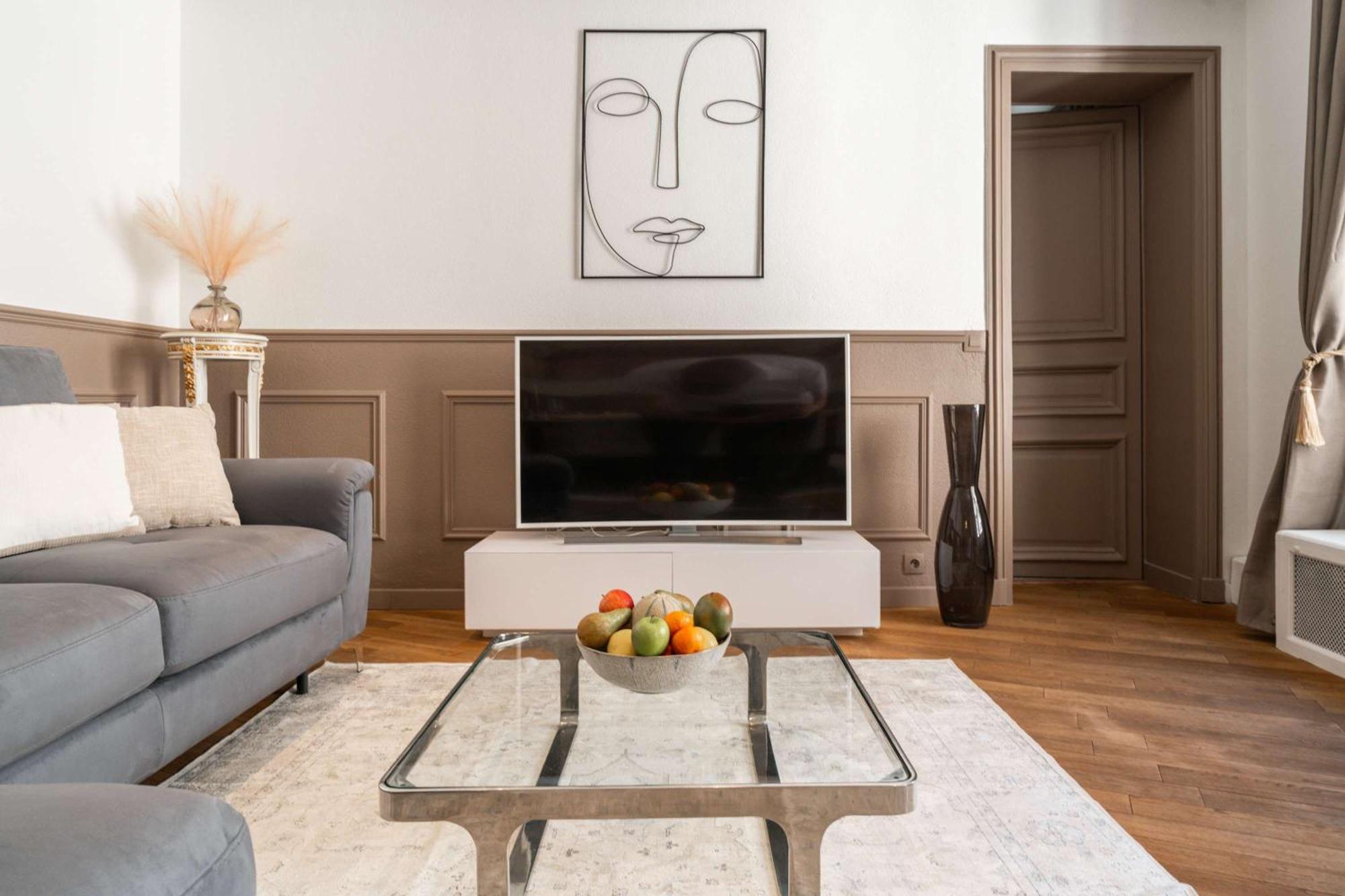 Premium In Champs-elysees Apartment