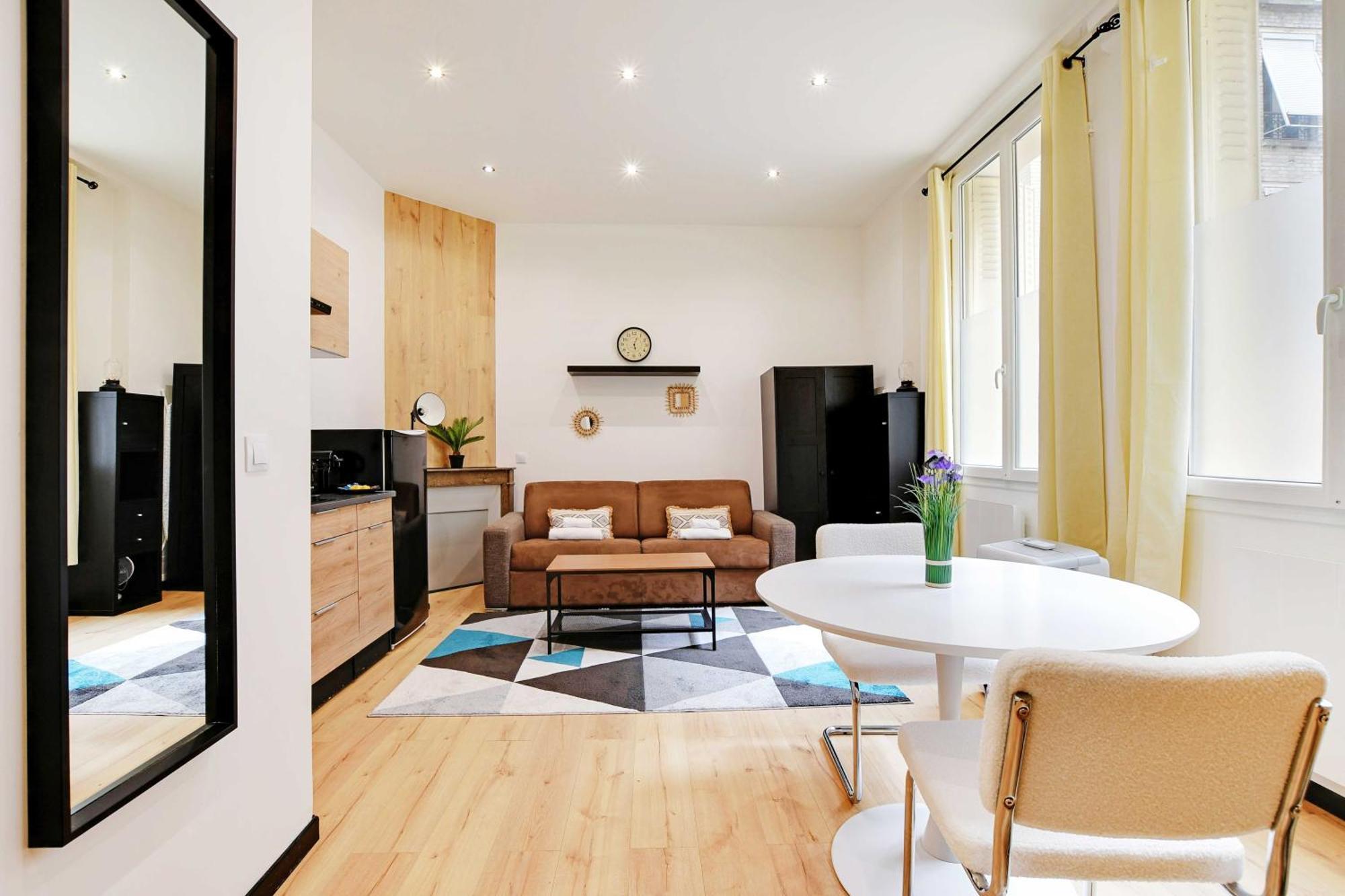 Apartment Peaceful - 2p - Buttes-chaumont With Ac