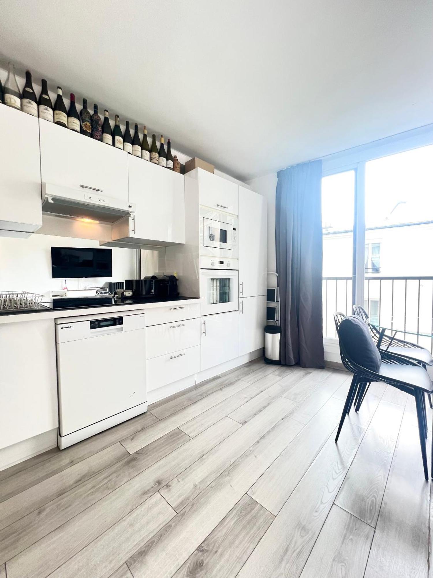 Like Arc De Triomphe, Champs Elysees, Tour Eiffel Appartement Paris