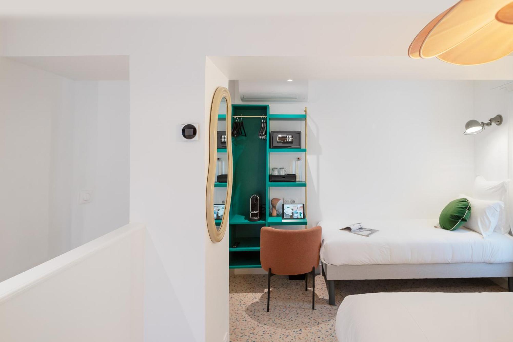 Trendy Canettes Hotel Paris