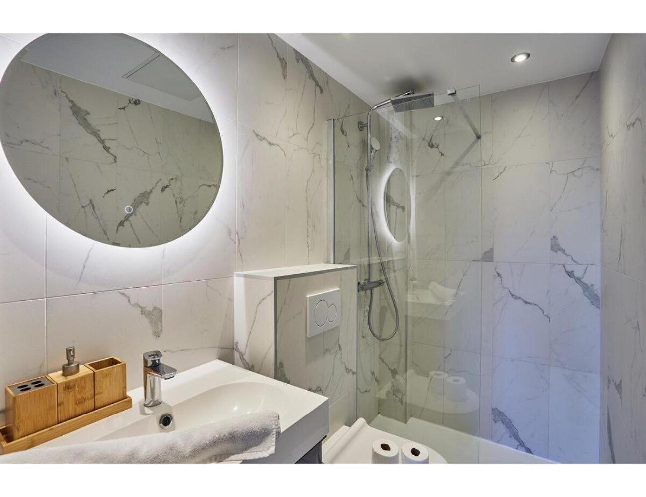 Porte Maillot Arc De Triomphe By Studio Prestige *