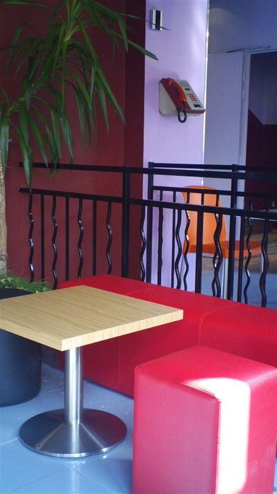 Le Montclair Montmartre By River Hostel *