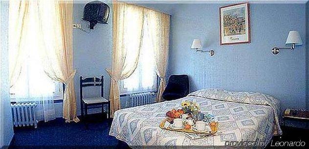 Du Maine Hotel 2*
