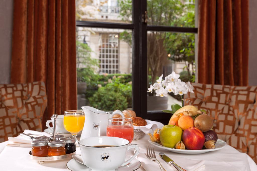 Hotel Le Pavillon De La Reine & Spa, Place Des Vosges 5*