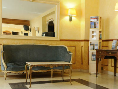 Hotel Du Maine 2*