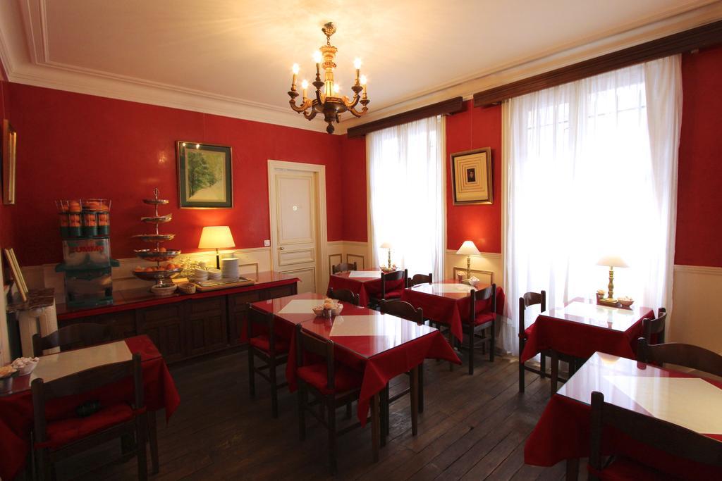 Chopin Hotel 2*