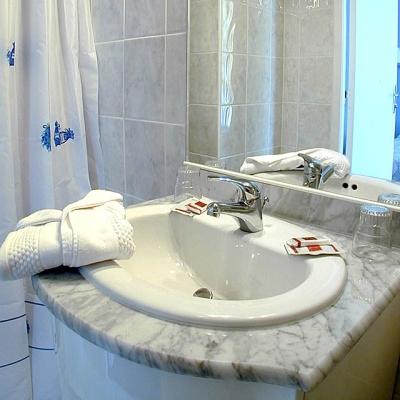 Du Maine Hotel 2*