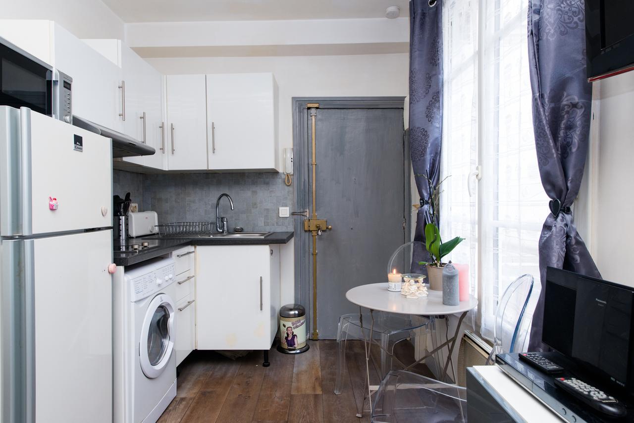Modern Montorgueil Studio Apartment Paris
