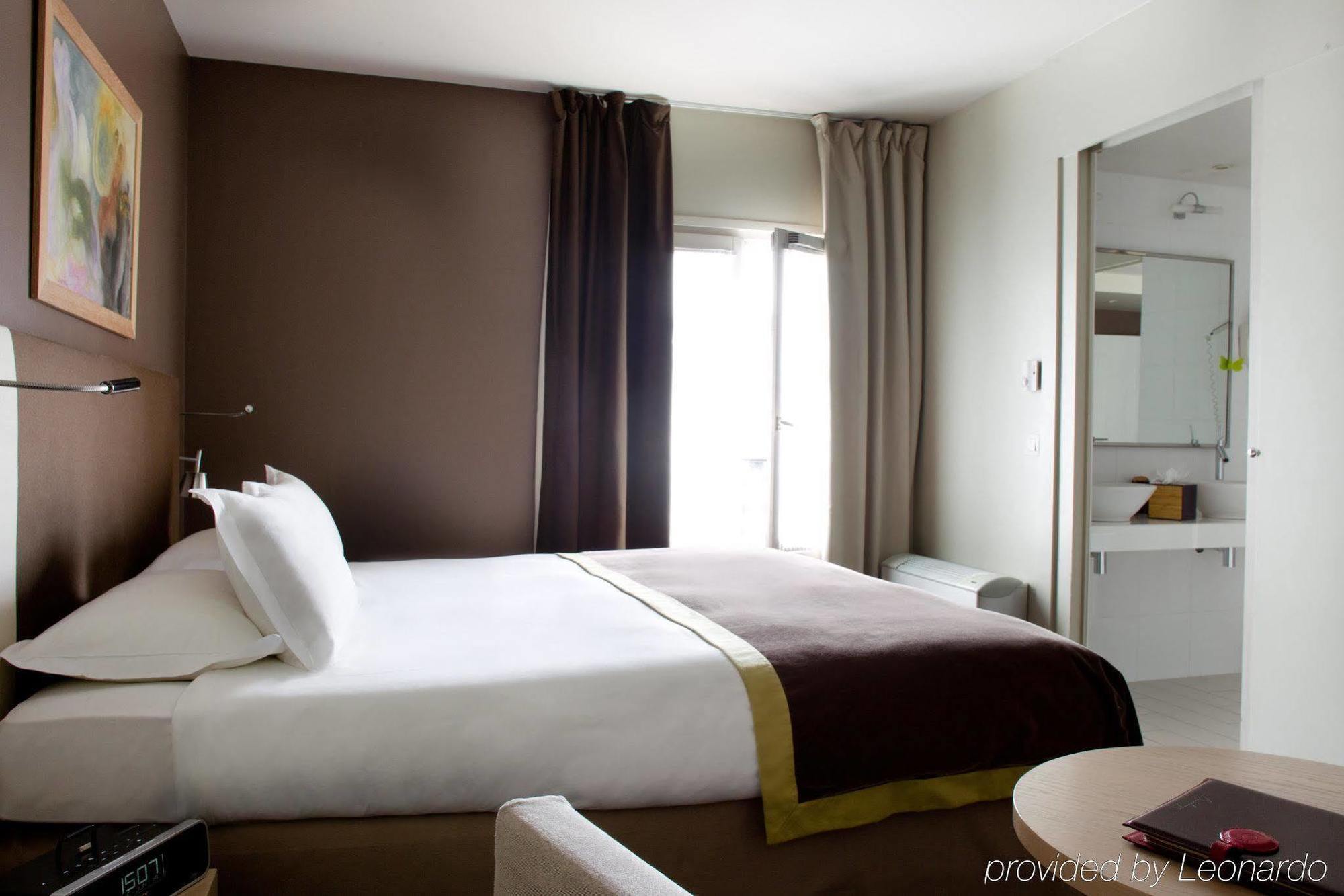 Beauchamps 4* Paris