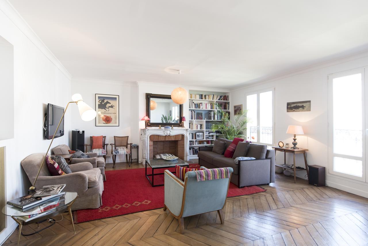 Appartement Veeve - Balcony Over The Tree-lined Boulevard *