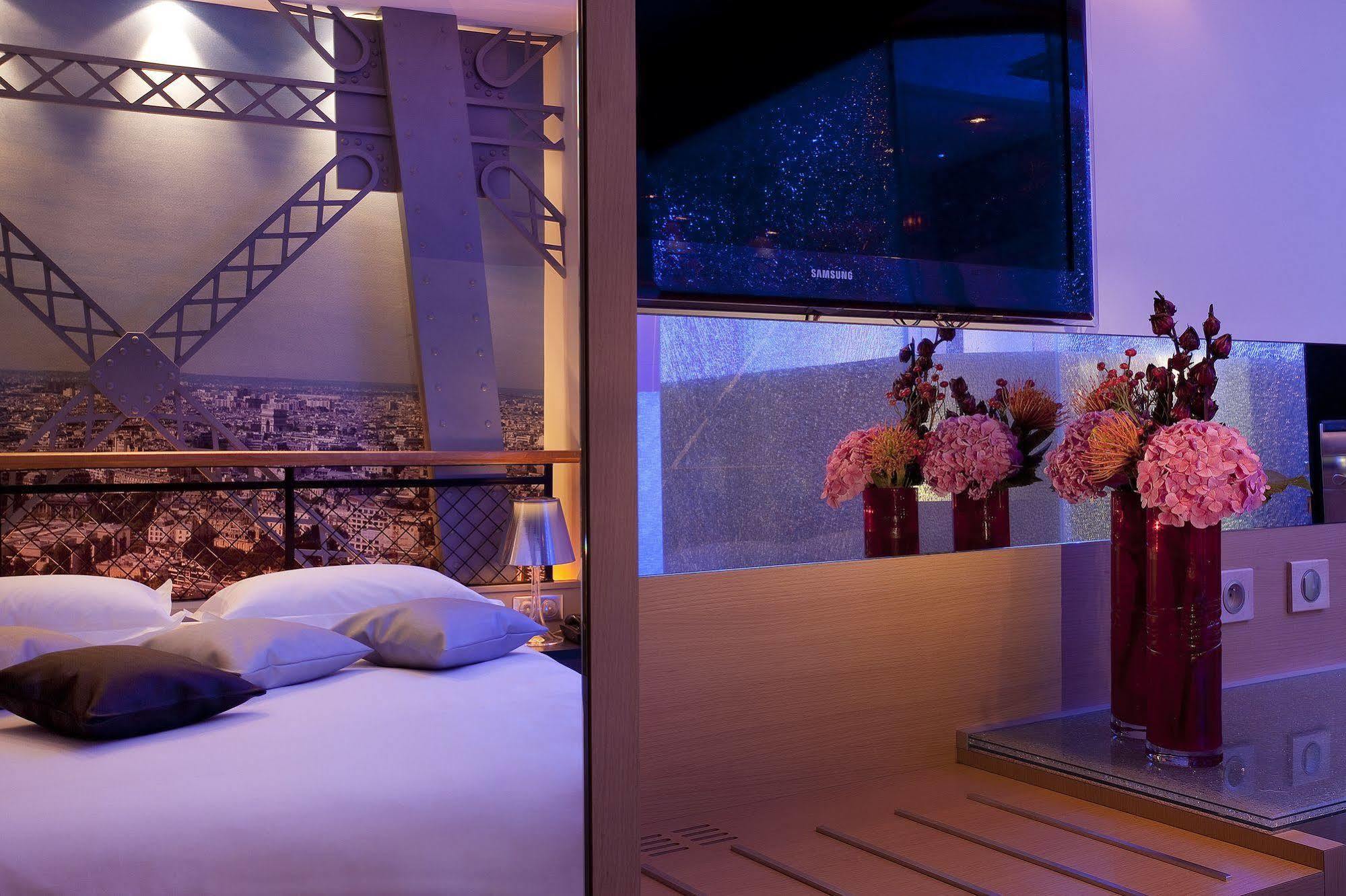 Secret De - & (adults Only) Paris