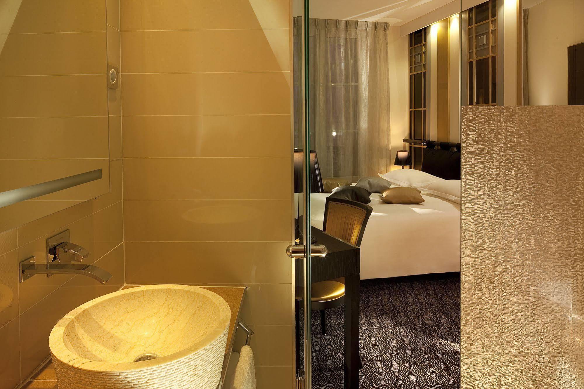 Secret De - & (adults Only) 4*