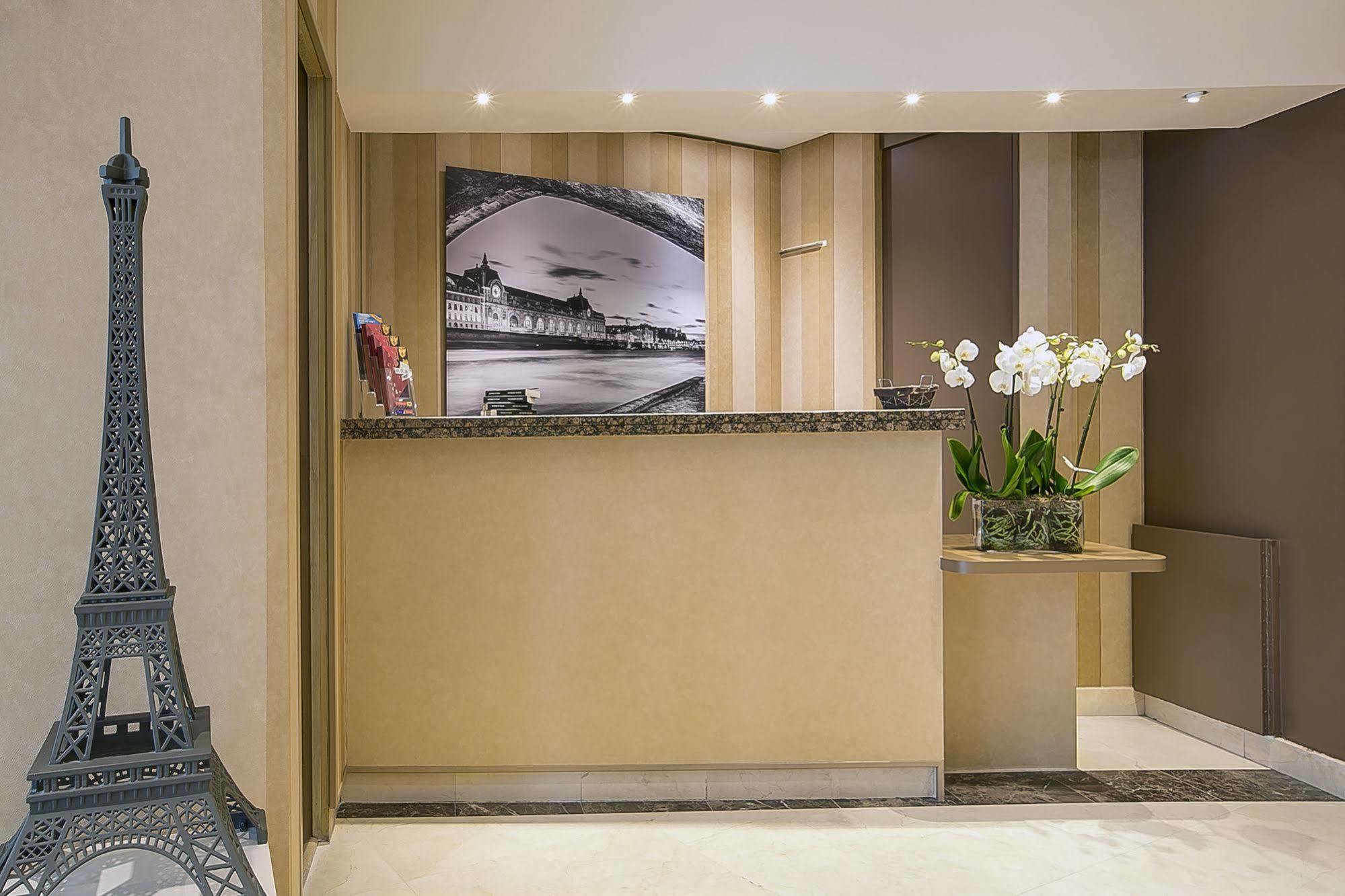 Best Western Au Trocadero 3*