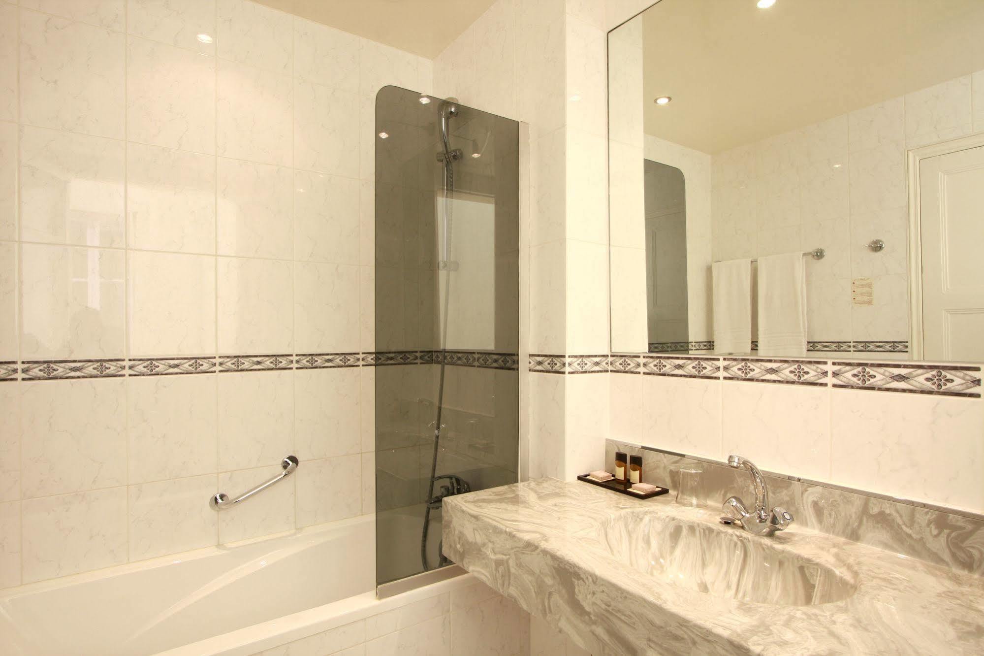 Hotel Du Pre 3*