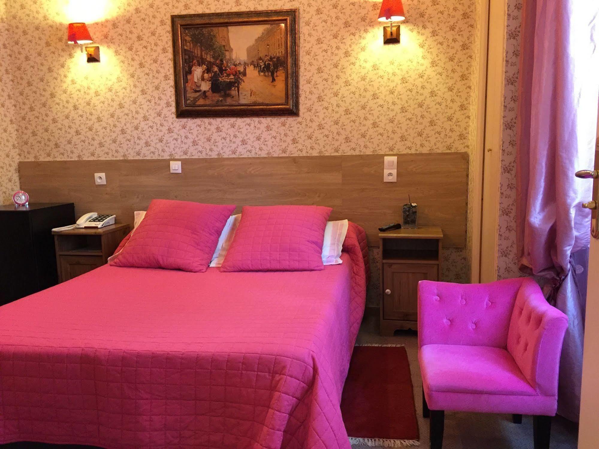 Hotel Les Chansonniers Paris
