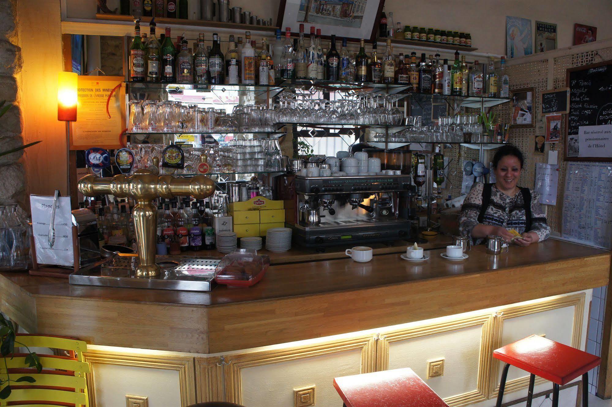 Hotel Les Chansonniers 3*