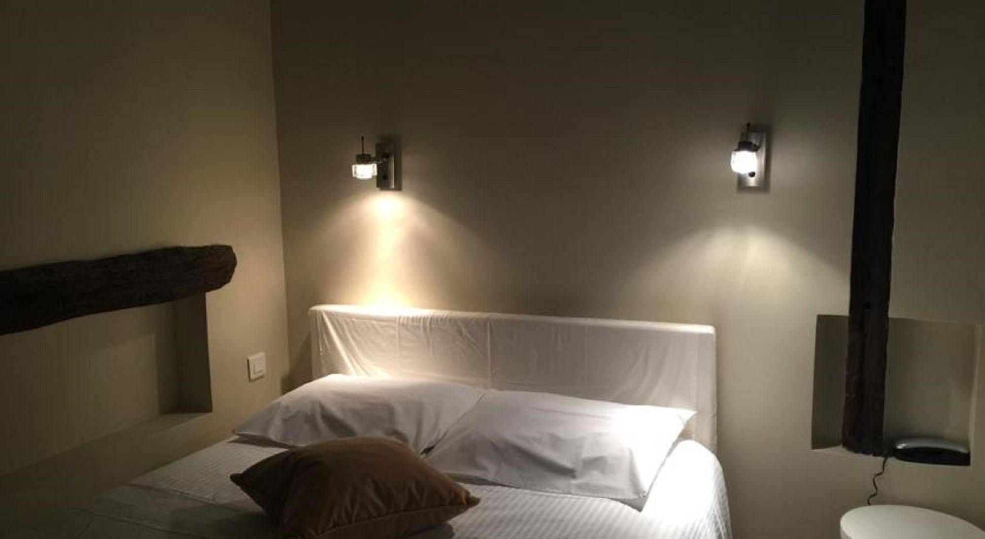 Boutique De La Place Des Vosges Hotel