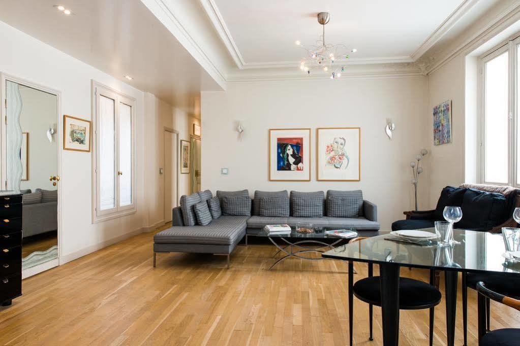 Family Elysees Apartment