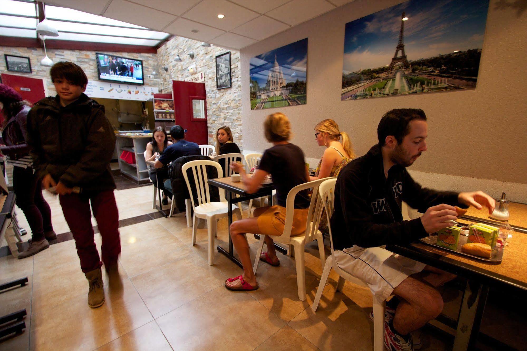 Internationale Des Jeunes Paris