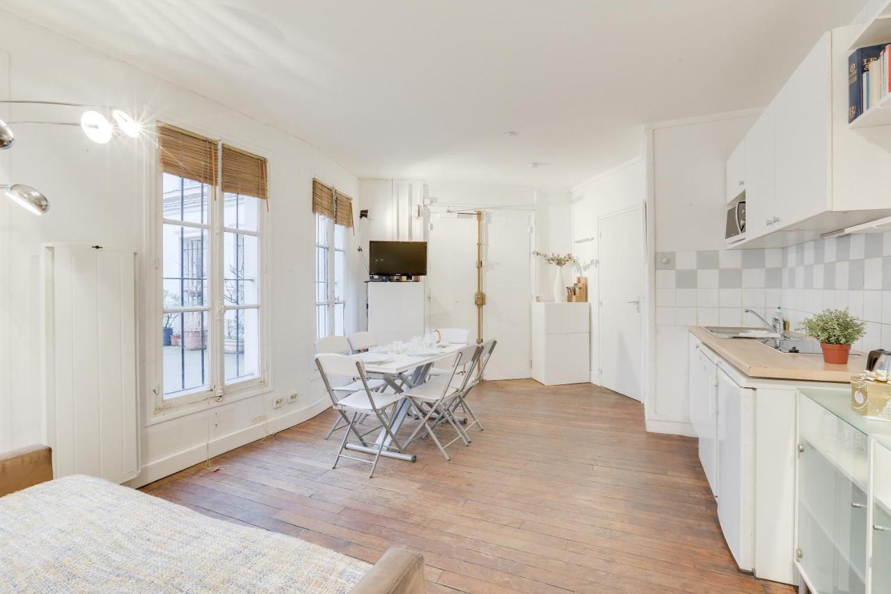 Comfortable Flat In The Middle Of * Paris