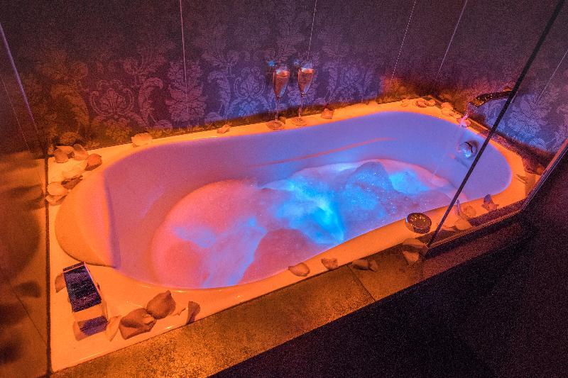 Secret De - & (adults Only) 4*