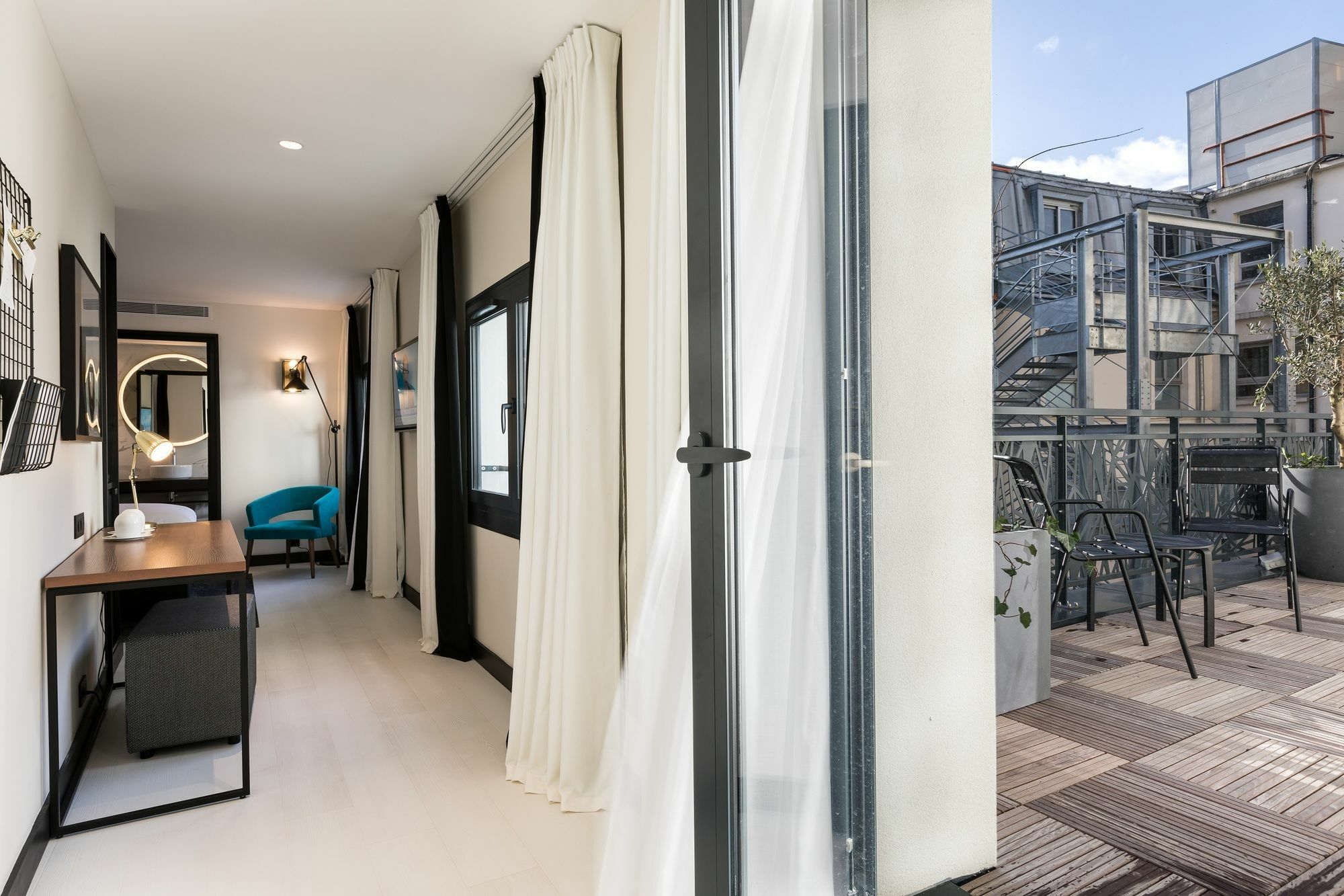 Laz' Urbain Hotel