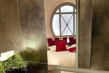 Secret De - & (adults Only) Paris