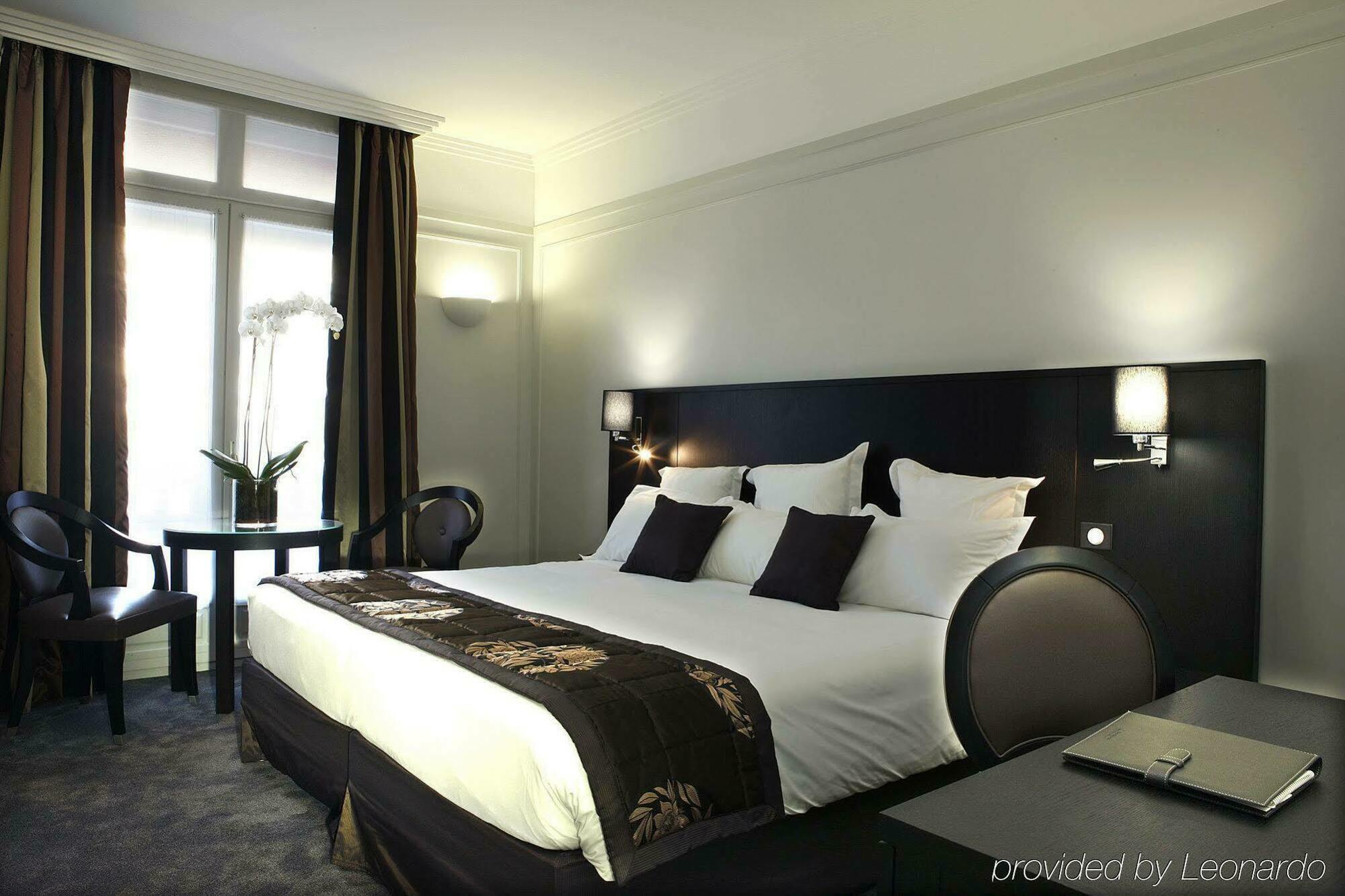 California Champs Elysées Hotel 4*