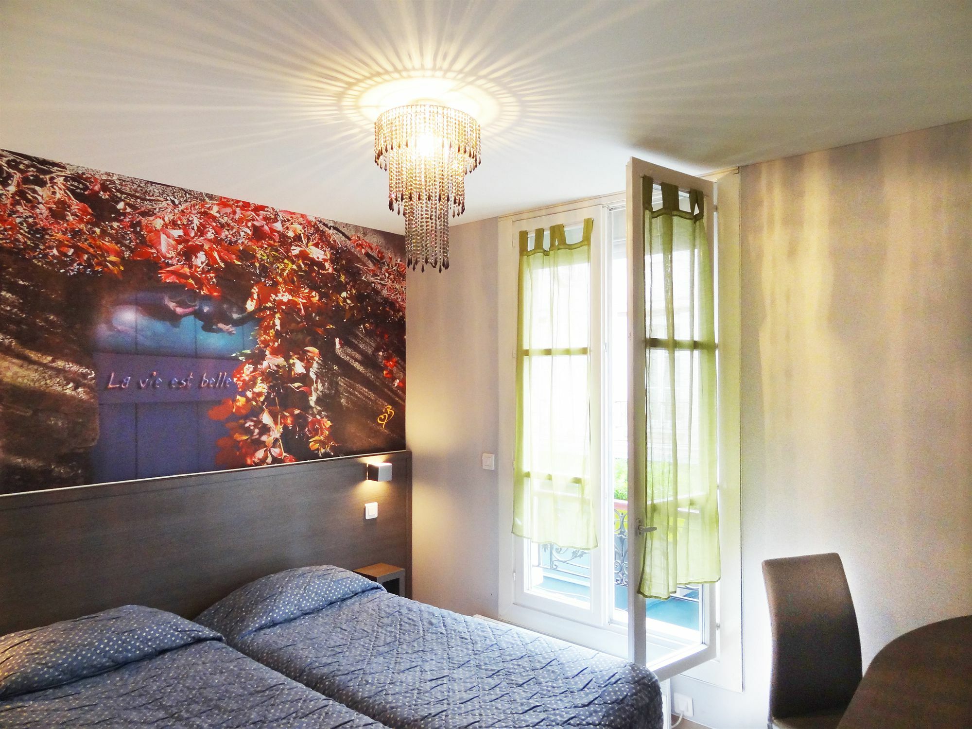 Amelie Hotel 2*