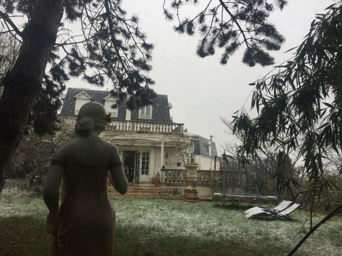 Ananda Huo Homestay Paris