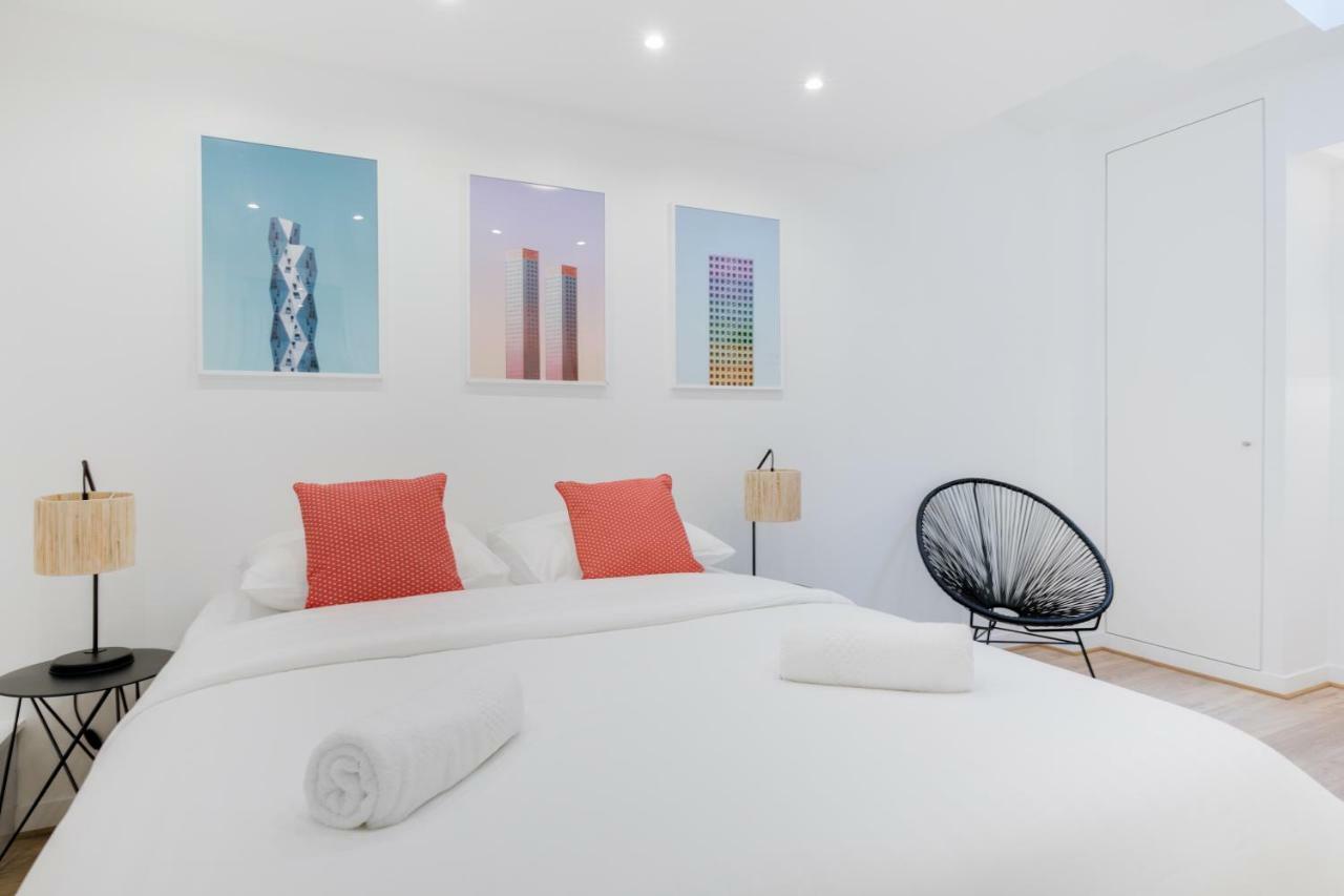 Loft Design For 8 People In Heart Of * Paris