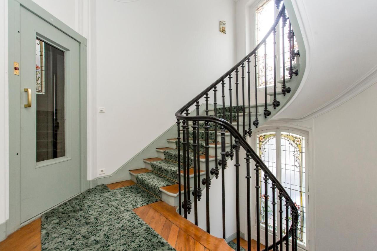 Apartment Veeve - Enchanting Murals By Trocadero Gardens Paris