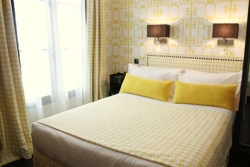 Hotel Monceau Elysées 3*