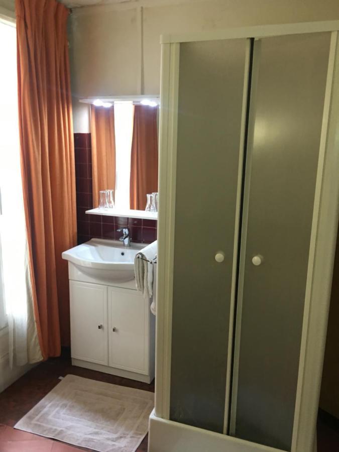 Hotel A La Pinte Du Nord *